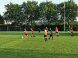 Eerste training S.K.N.W.K. JO17-1 seizoen 2021-2022 (36/41)